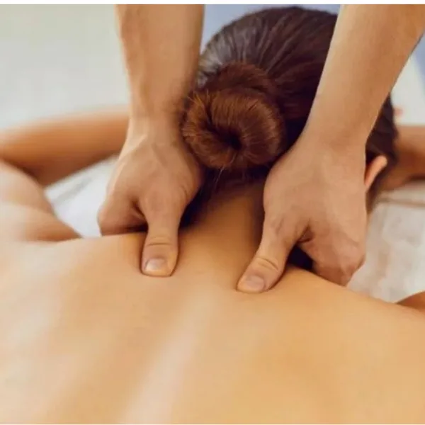 Sessão prática de massoterapia